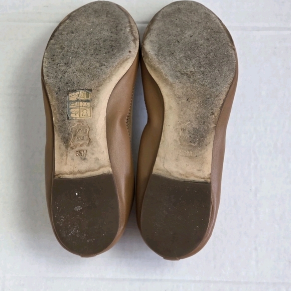 TORY BURCH Jolie Beige Patent Leather Cap-toe Gold Logo Ballet Flats Sz 6.5 M - Picture 13 of 14